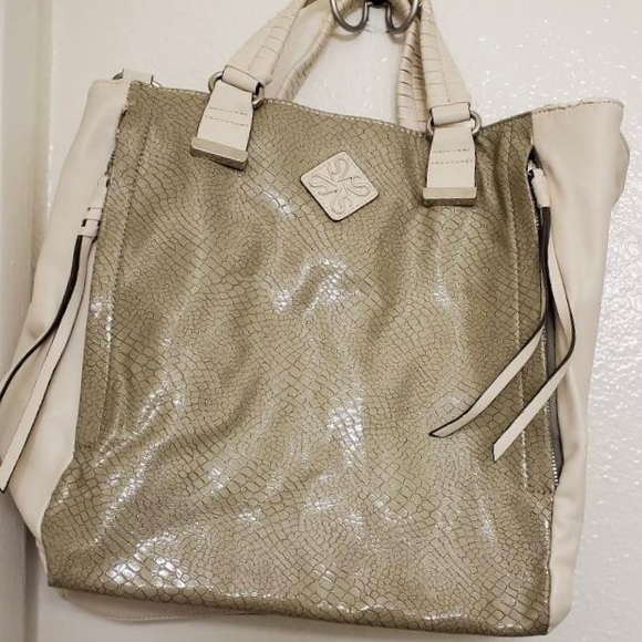 NW Simply Vera Wang Beige/Gray Faux Leather Snake Skin Tote Purse/Shoulder Bag - Picture 1 of 8